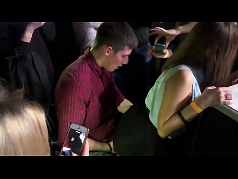 ❤️ Echter Sex in einem russischen Nachtclub. 18-jährige russische Mädchen in den Anus und Vagina gefickt in einem Nachtclub ☑ Sluts bei de.tube-sexer-com.ru ☑
